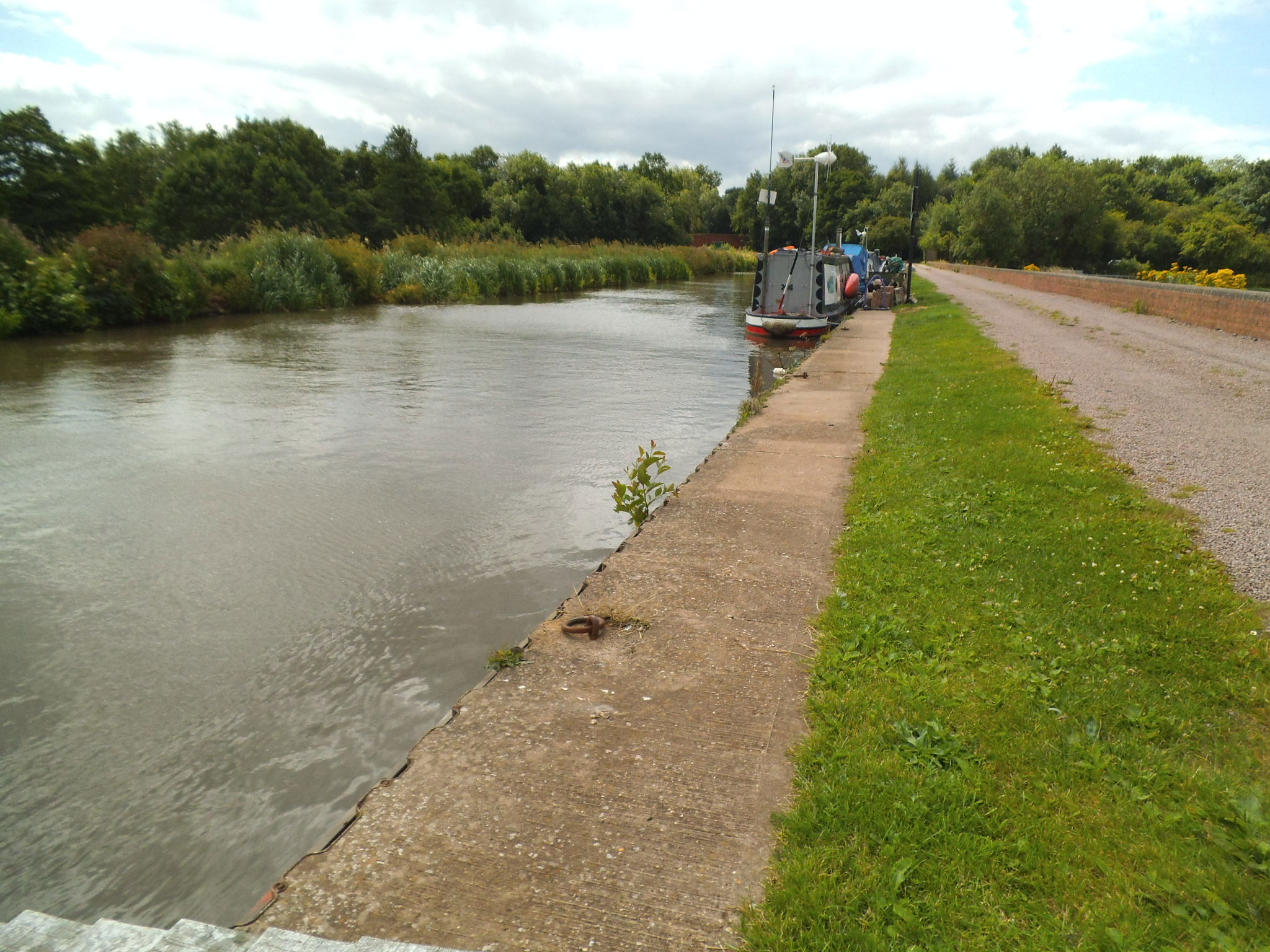 Bittell (Electric) Long Term L1 :: Waterside Moorings